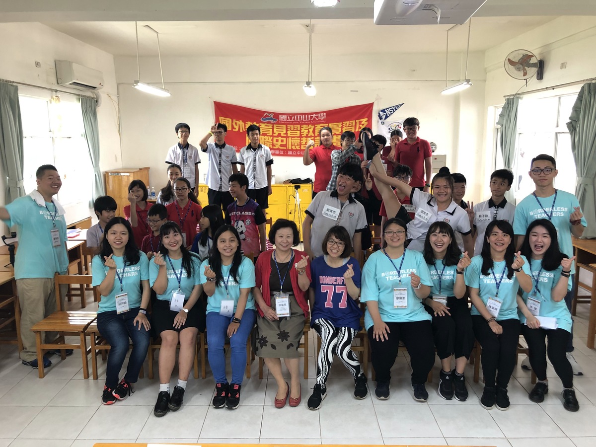 國際史懷哲飛越胡志明開幕式合照