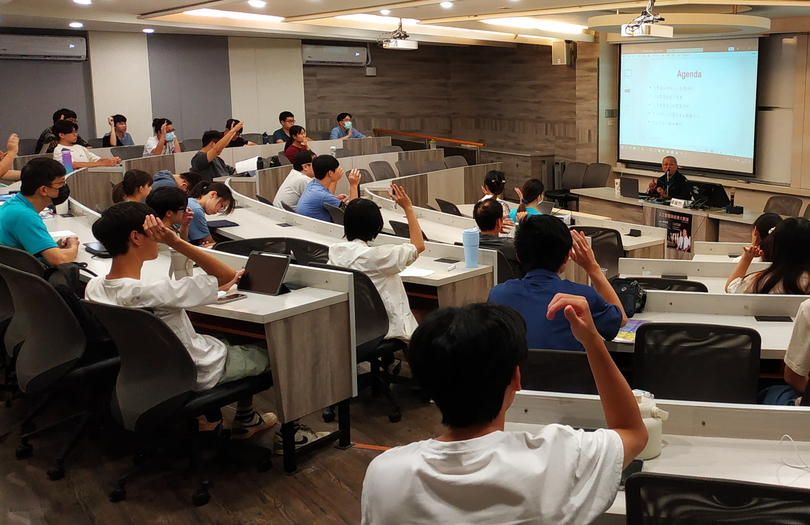 從工程師專利到管理者共語 管理學院推AI與大數據素養