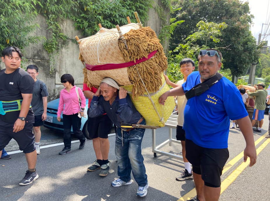 魯凱族「小米負重」文化活動(另開新視窗/png檔)圖片