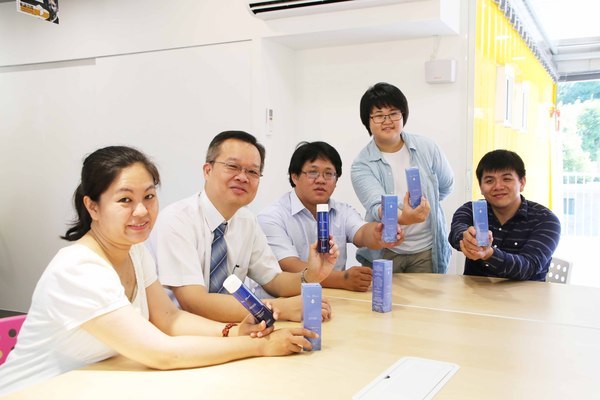 由中山大學海資系碩博士生及教授共組的「習鑫國際生醫科技股份有限公司」，為全台灣第一個由師生共同成立、地址登記在大專校院的新創公司。(另開新視窗/jpg檔)圖片