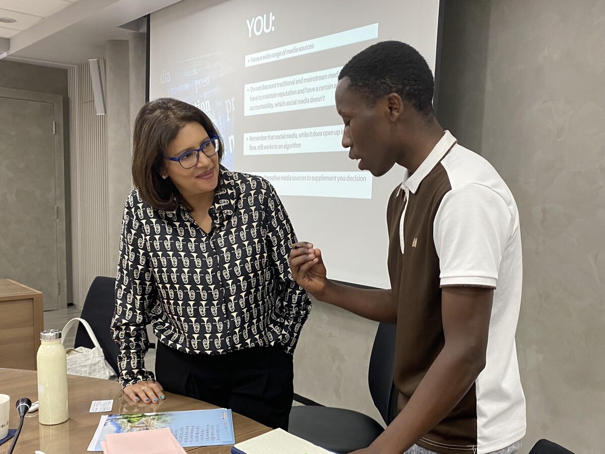 會後交流。(另開新視窗/jpg檔)圖片