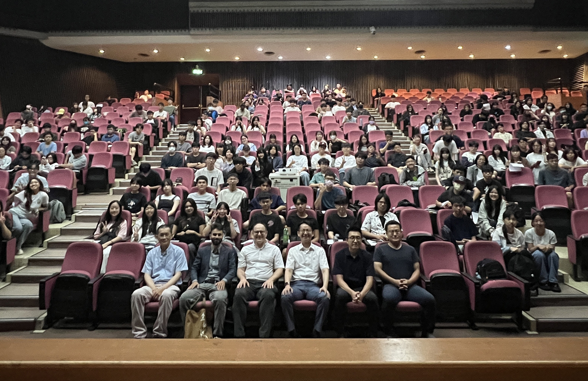 中山大學中文思辨與表達課程的期末活動「動物誌：西灣生態交響樂」(另開新視窗/jpeg檔)圖片
