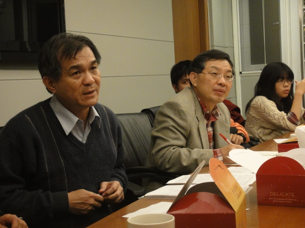 校長與學生代表討論交流(另開新視窗/jpg檔)圖片