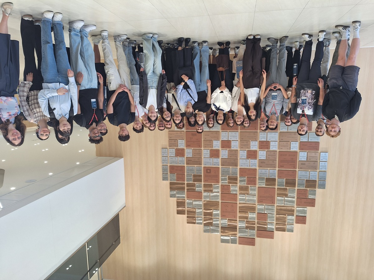 中山大學管理學院 ACT 三國學程學生在「亞洲經營管理」課程安排下，參訪日月光集團（ASE Group）高雄總部。(另開新視窗/jpg檔)圖片