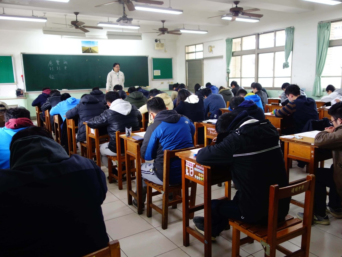 不畏低溫！中山107研究所考試順利結束(另開新視窗/jpg檔)圖片