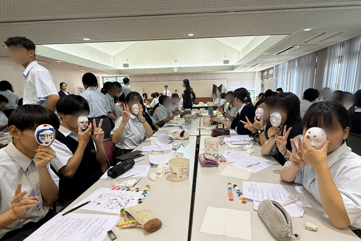 京都教育大學附屬中小學教學演示—學生設計專屬臉譜(另開新視窗/jpg檔)圖片