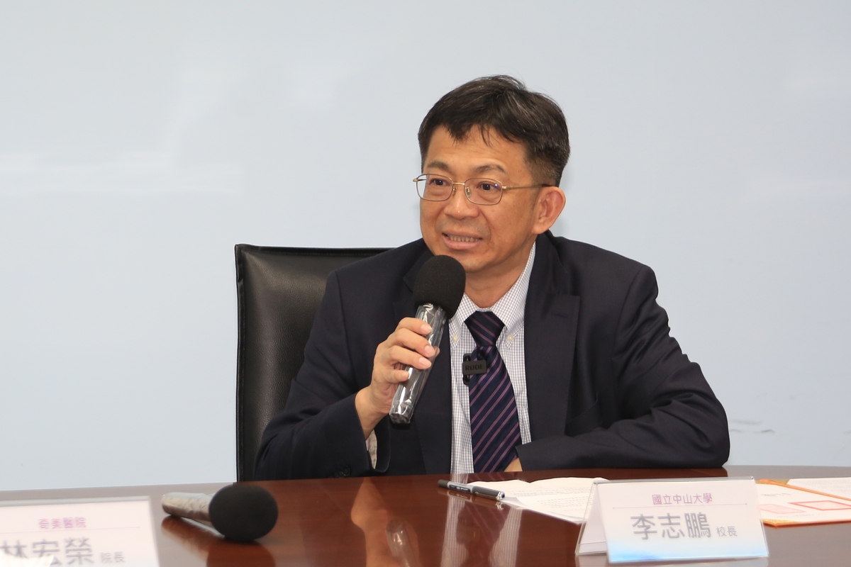 中山大學校長李志鵬強調，中山大學近年持續推動醫學教育與智慧醫療發展，希望透過此次合作，在精準醫學、智慧醫療、循環醫學及高齡照護等領域建立更緊密合作關係。(另開新視窗/jpg檔)圖片