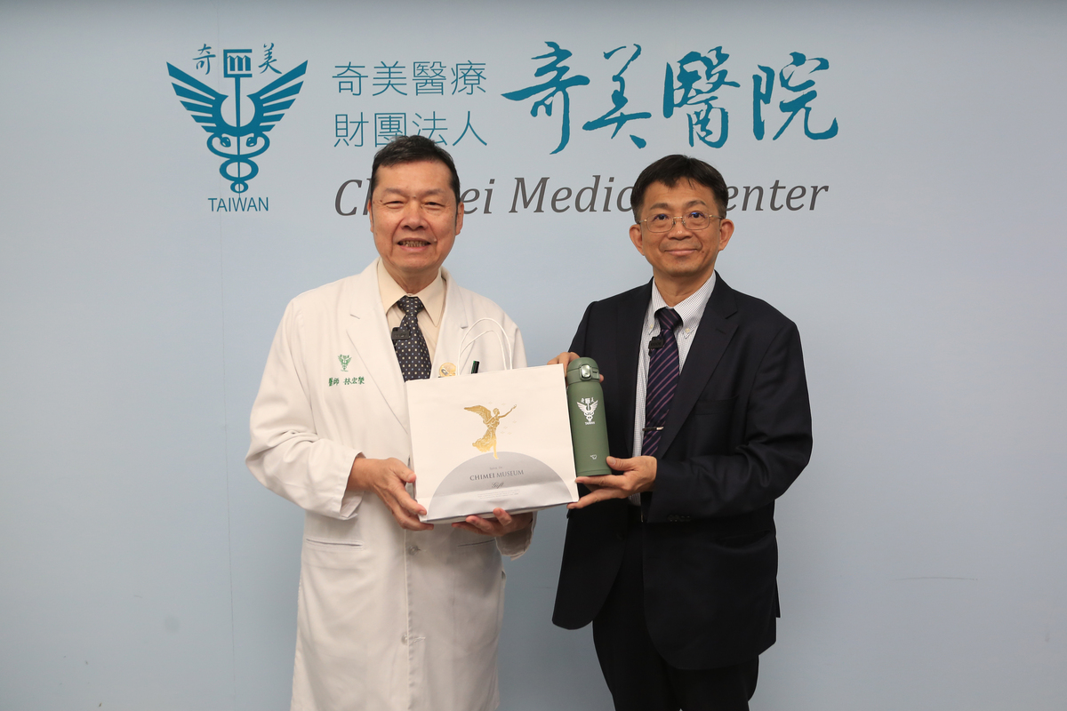 雙方互贈紀念品(另開新視窗/jpg檔)圖片