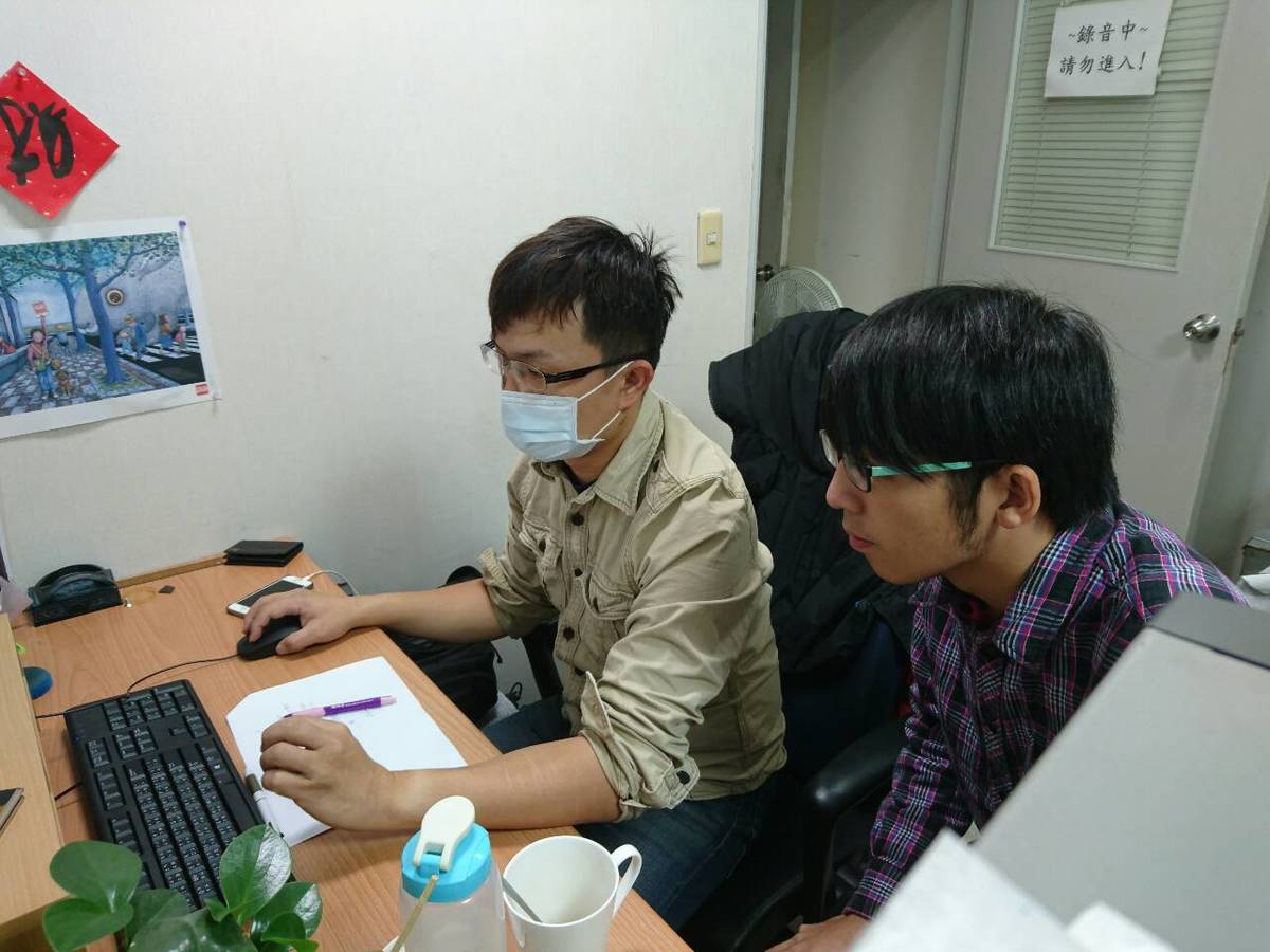 中山首位媒體實習生　陳柏為體驗成為新聞人(另開新視窗/jpg檔)圖片
