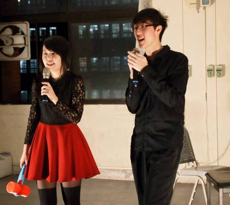 表演 主持雙人組(另開新視窗/jpg檔)圖片