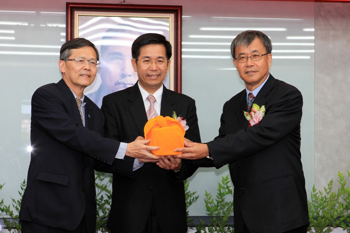 教育部長潘文忠監交校印(另開新視窗/jpg檔)圖片