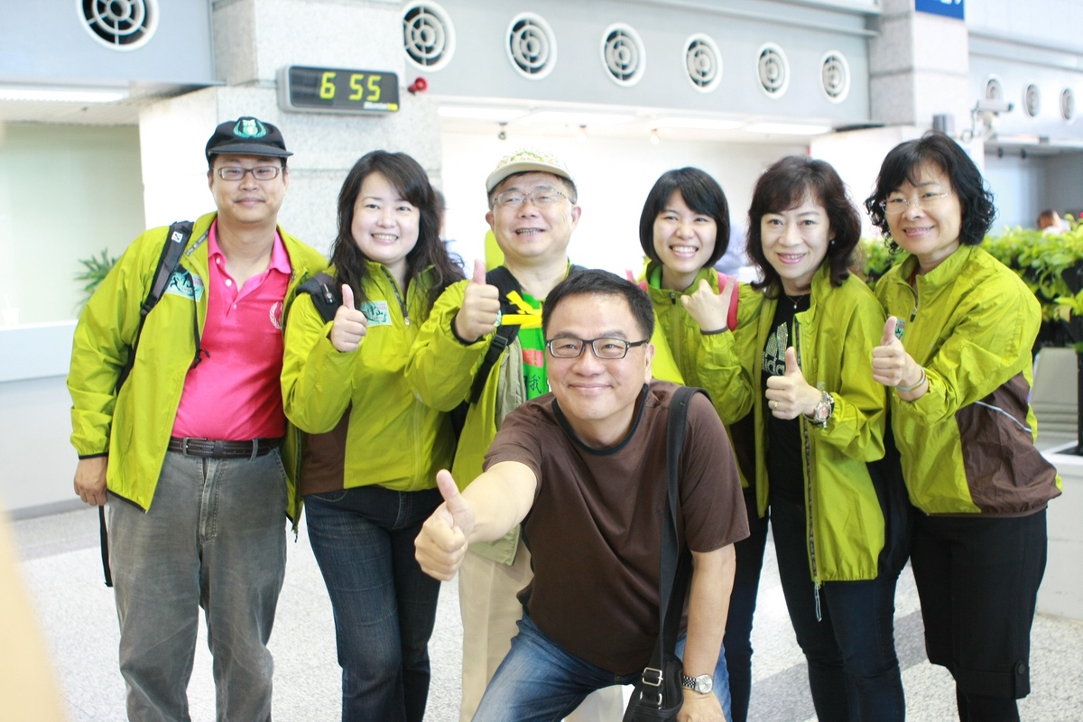 林東清副院長送機(另開新視窗/jpg檔)圖片
