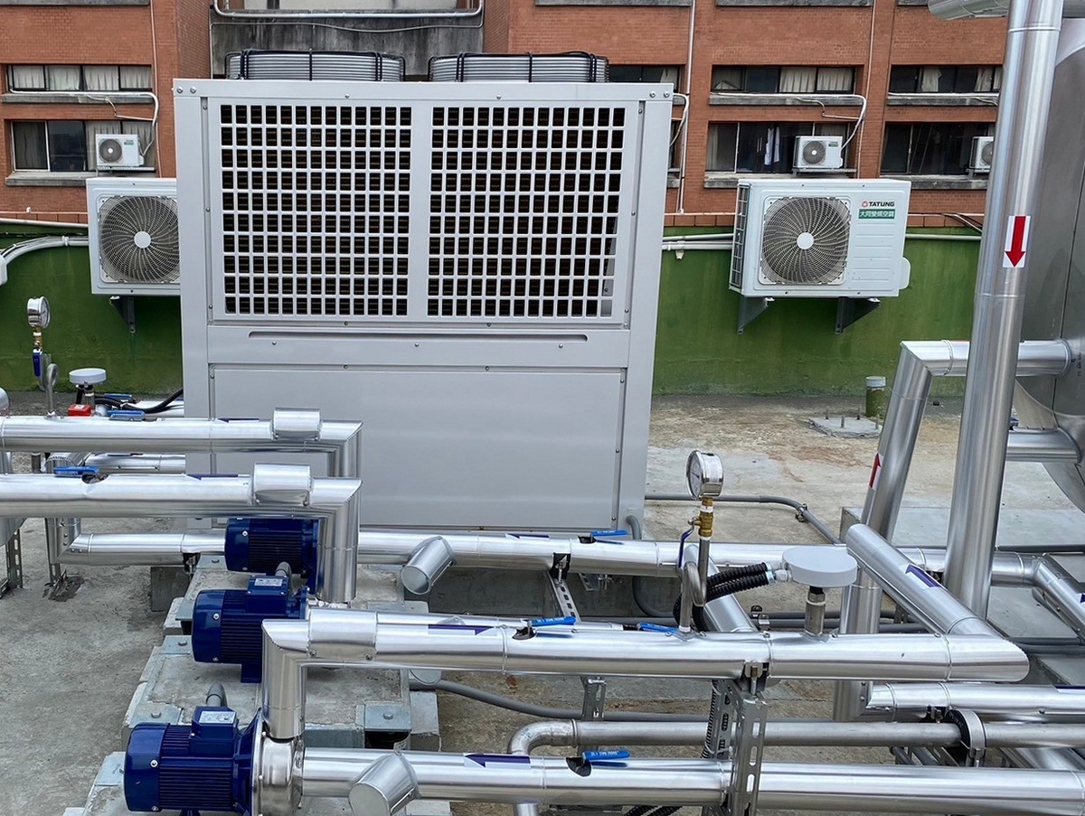 淘汰鍋爐用油，改用熱泵及太陽能設備(另開新視窗/jpg檔)圖片