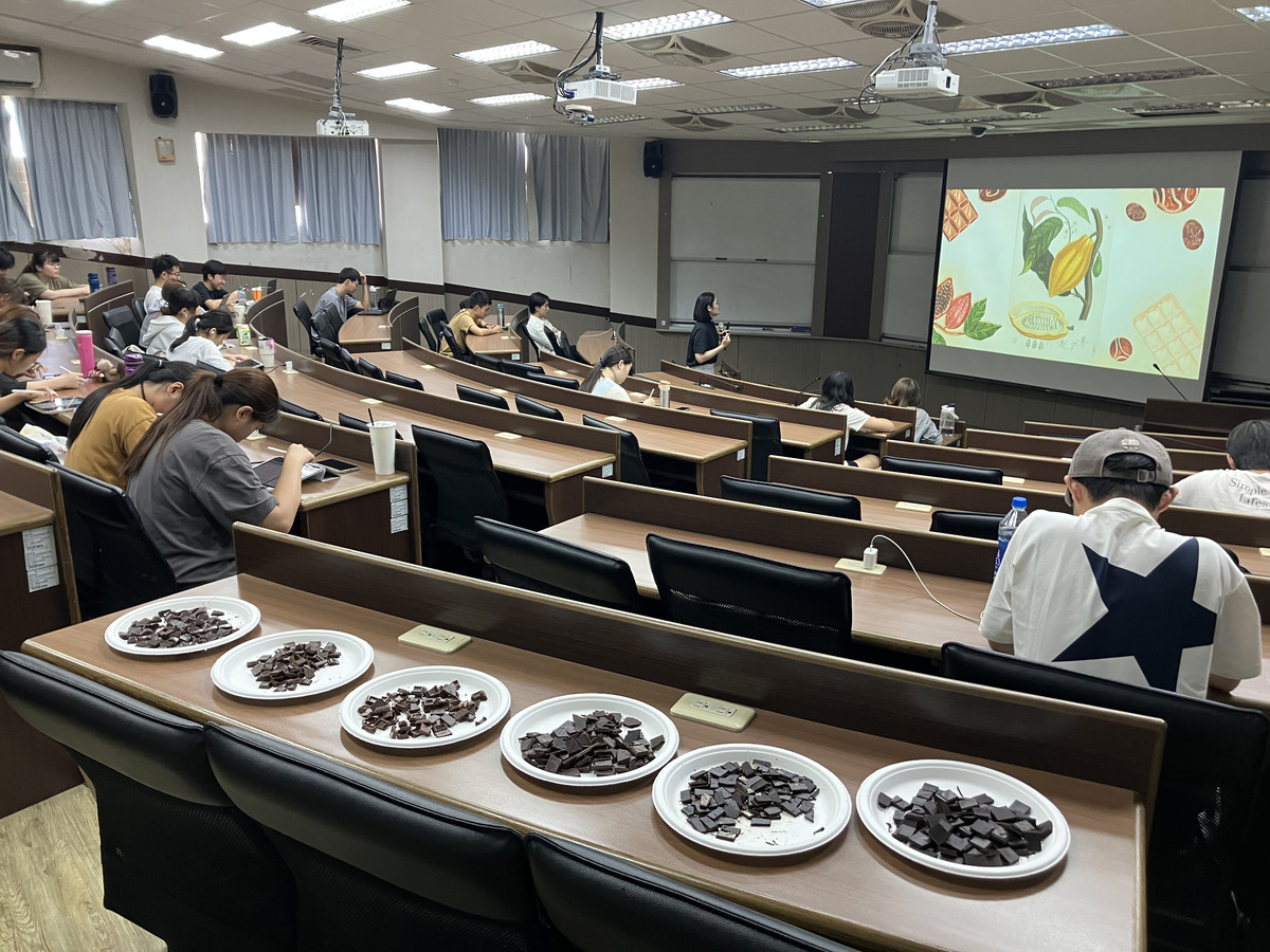 體驗不同產地與製程的工藝巧克力(另開新視窗/jpg檔)圖片