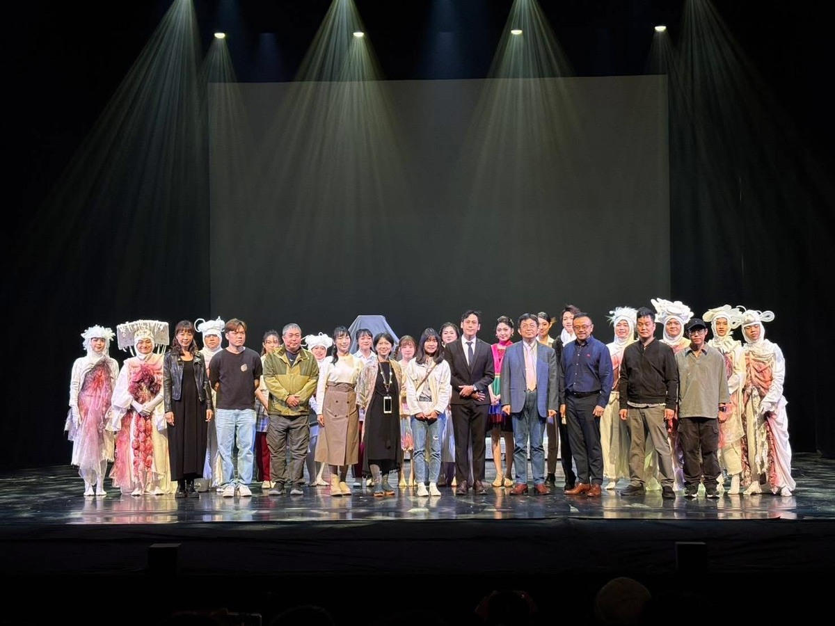 演出合影(另開新視窗/jpg檔)圖片