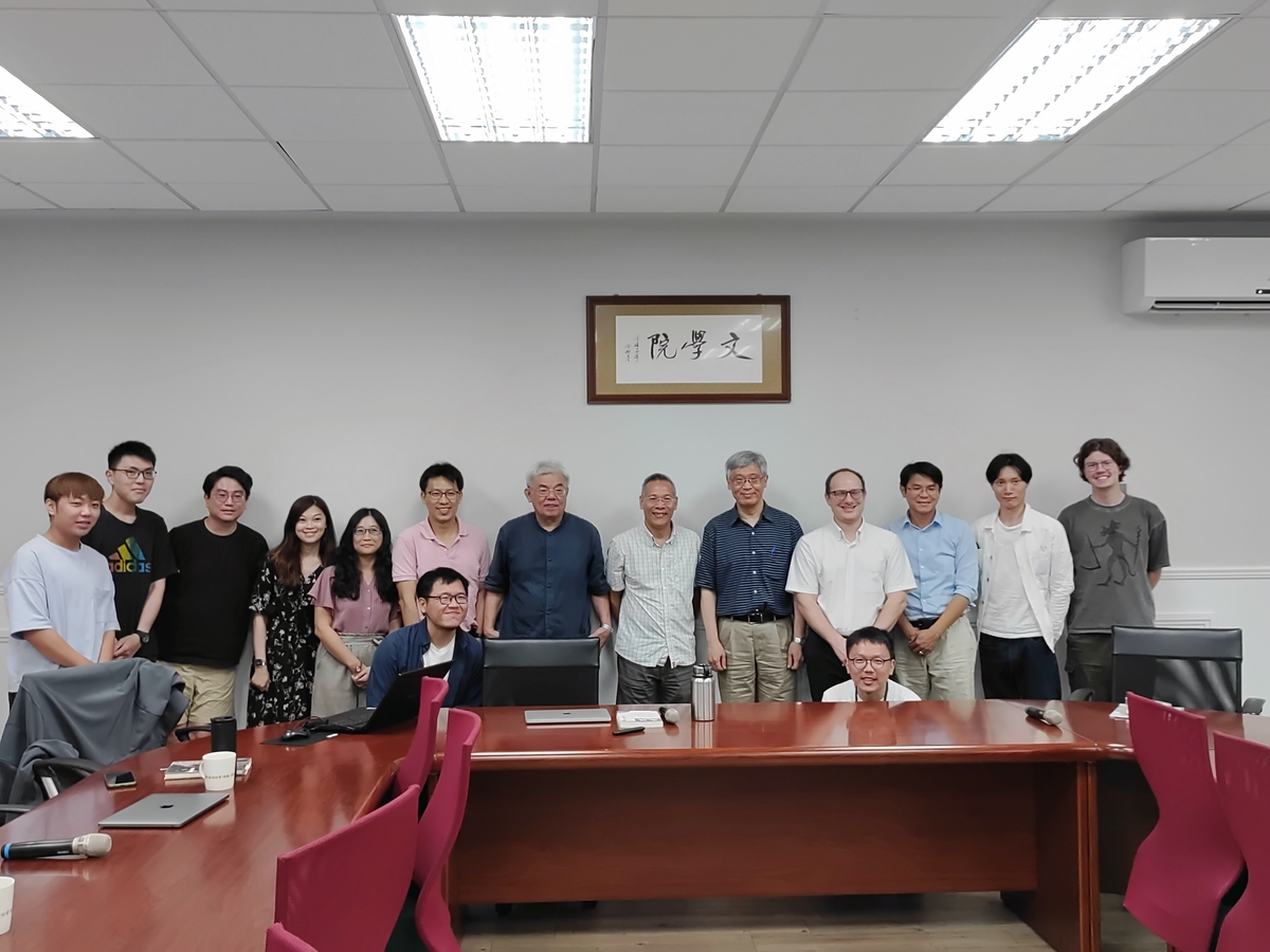 《危機時代的知識分子》座談會合影(另開新視窗/jpg檔)圖片