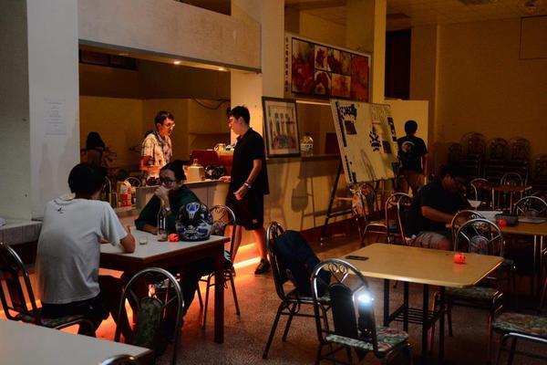 萬聖節限定 B棟宿舍交誼廳變身咖啡屋(另開新視窗/jpg檔)圖片