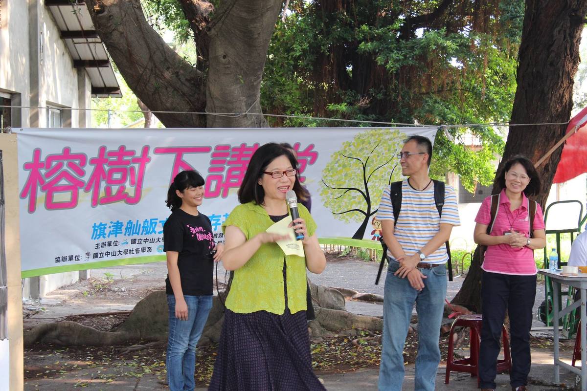 管碧玲立委到場加入居民座談(另開新視窗/jpg檔)圖片