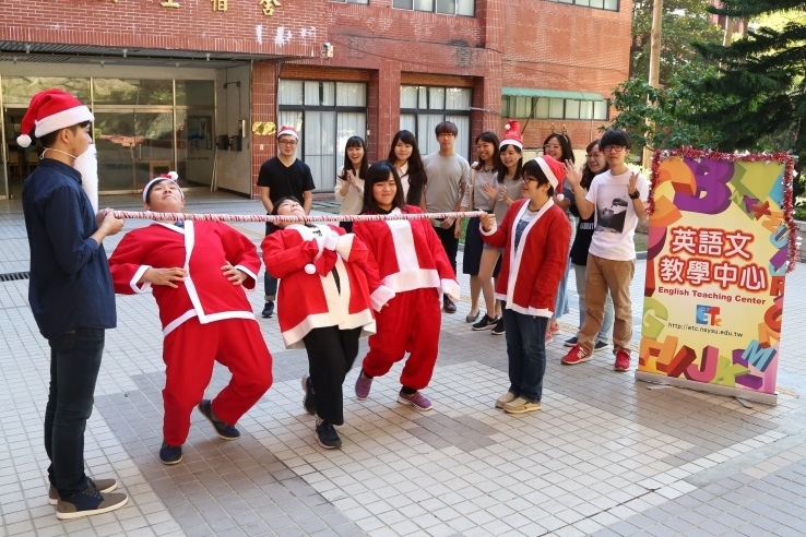 English Plaza耶誕週 聖誕老人凌波舞high翻全場(另開新視窗/jpg檔)圖片