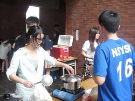 烹煮食材同學(另開新視窗/jpg檔)圖片