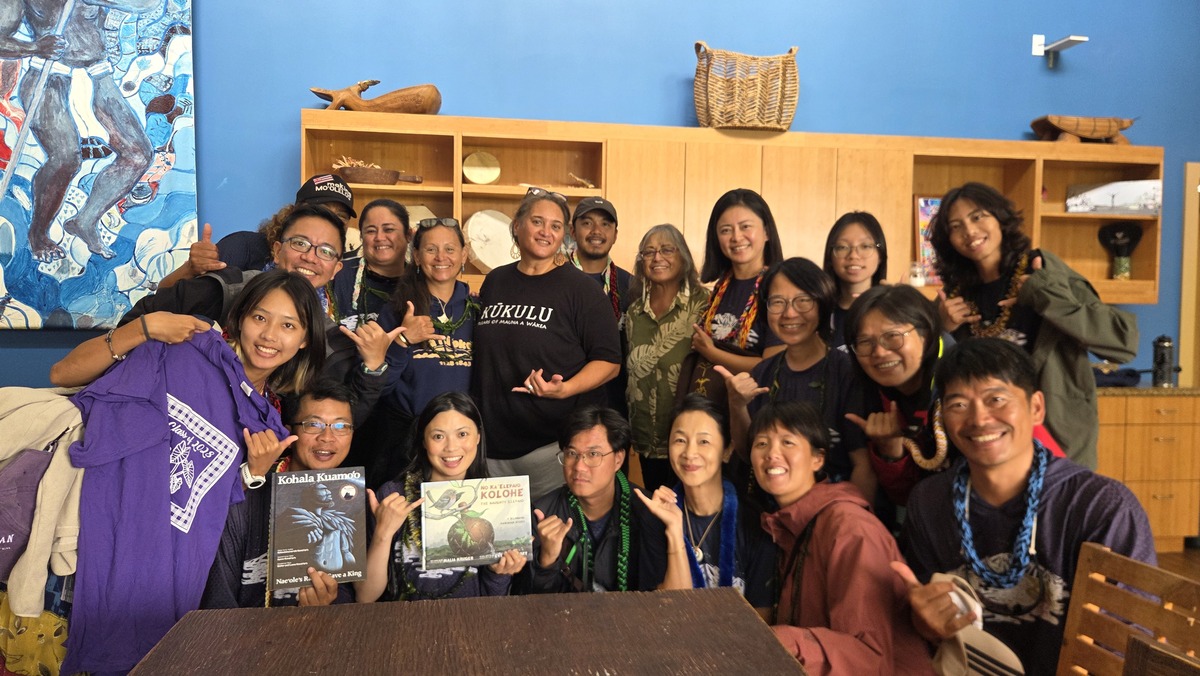 參與者參觀了位於夏威夷島的Kanu o ʻĀina New Century 公立實驗學校（幼兒園至12年級），以了解該校如何將航海船隻、環境守護責任及社區學習融入課程中。(另開新視窗/jpg檔)圖片