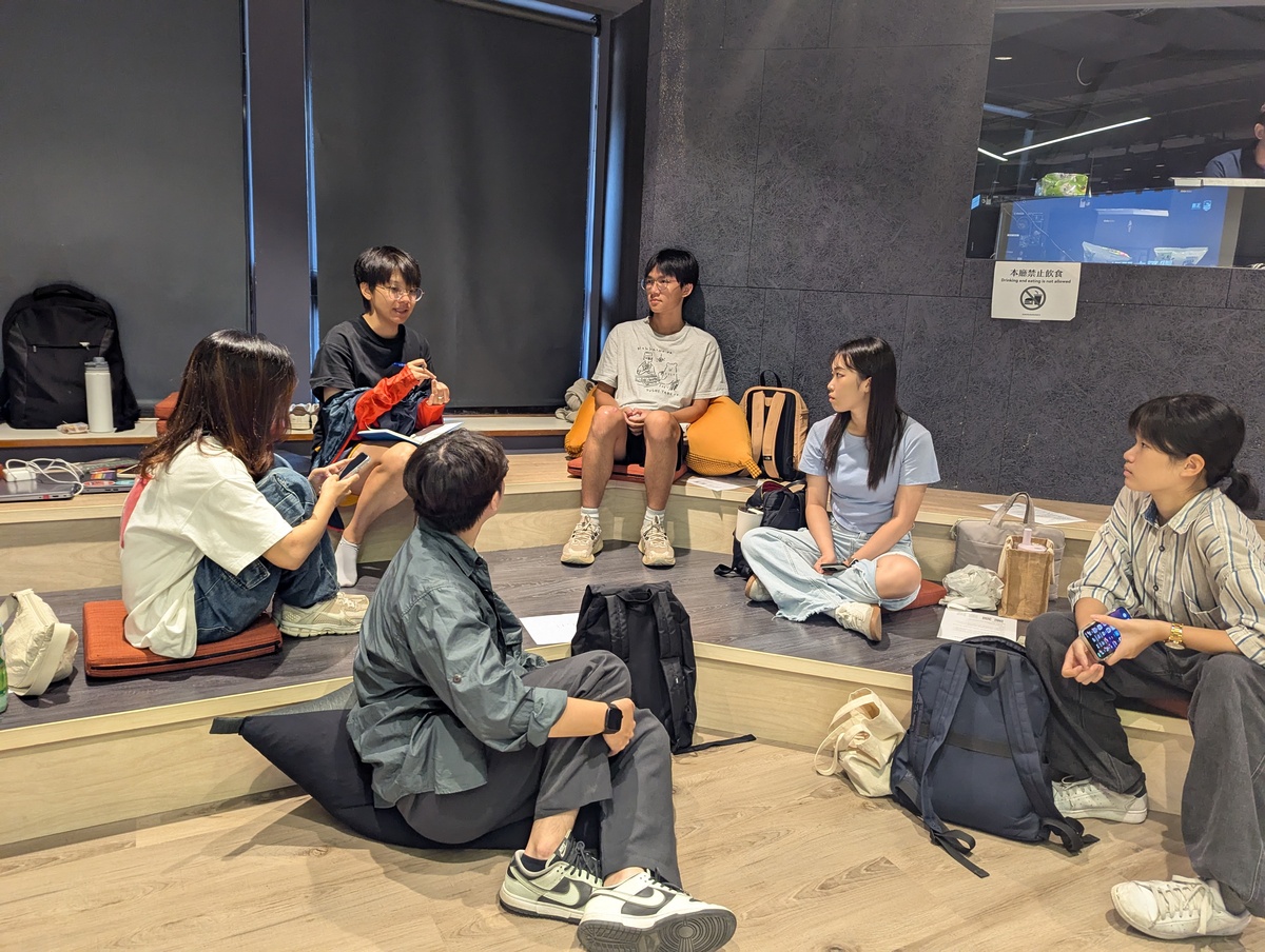 課程針對戰爭發生前兆與求生工具包內容進行分組討論(另開新視窗/jpg檔)圖片