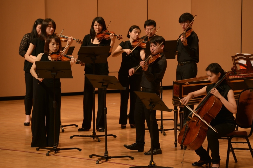 巴洛克樂團「三人行不行」校慶音樂會  桑磊栢贈曲《迎向未來》(另開新視窗/jpg檔)圖片