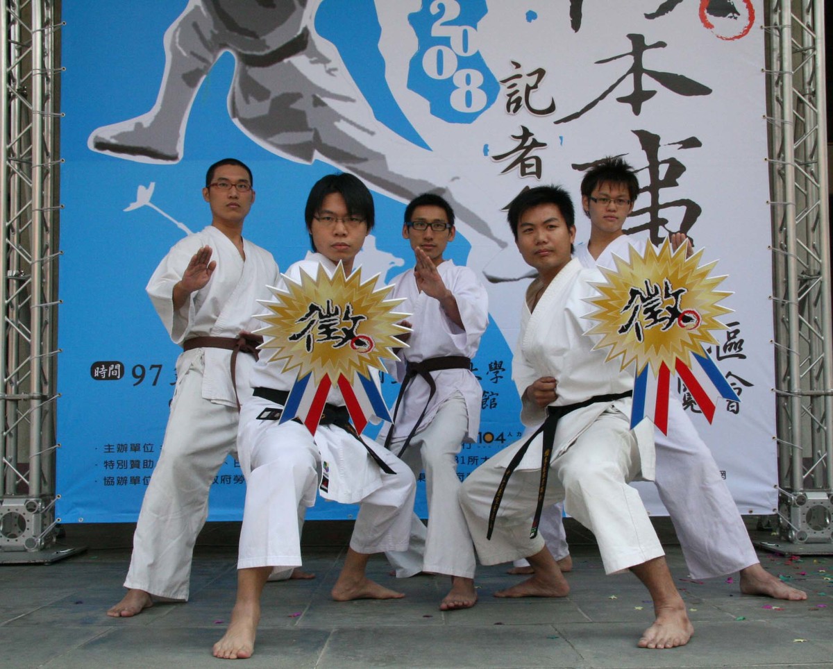 「徵本事-2008高高屏地區聯合就業博覽會」3月8日(六)上午九點半至下午五點在國立中山大學體育館舉行(另開新視窗/jpg檔)圖片