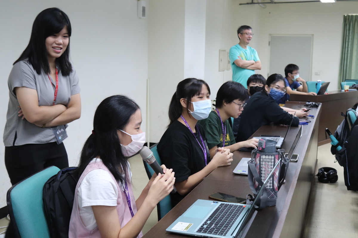 參賽隊伍發表對人工智慧的構想(另開新視窗/jpg檔)圖片
