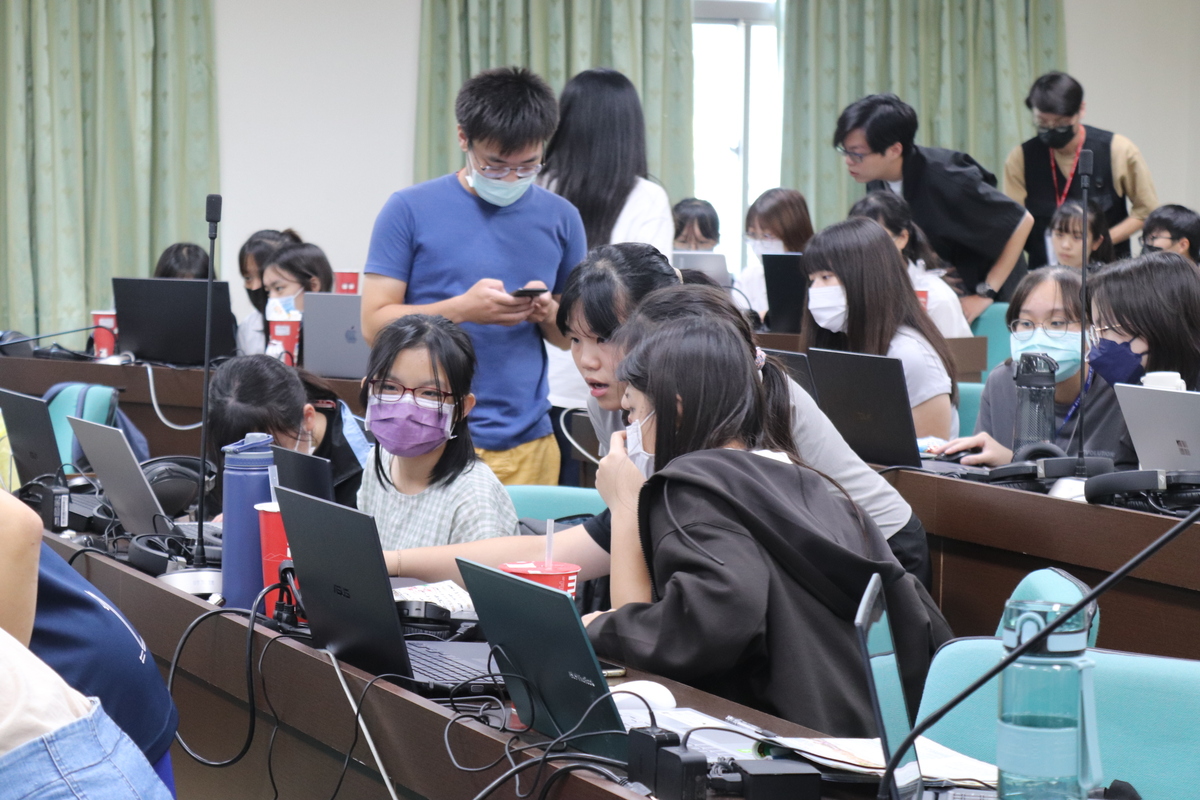 協助學員排除問題(另開新視窗/jpg檔)圖片