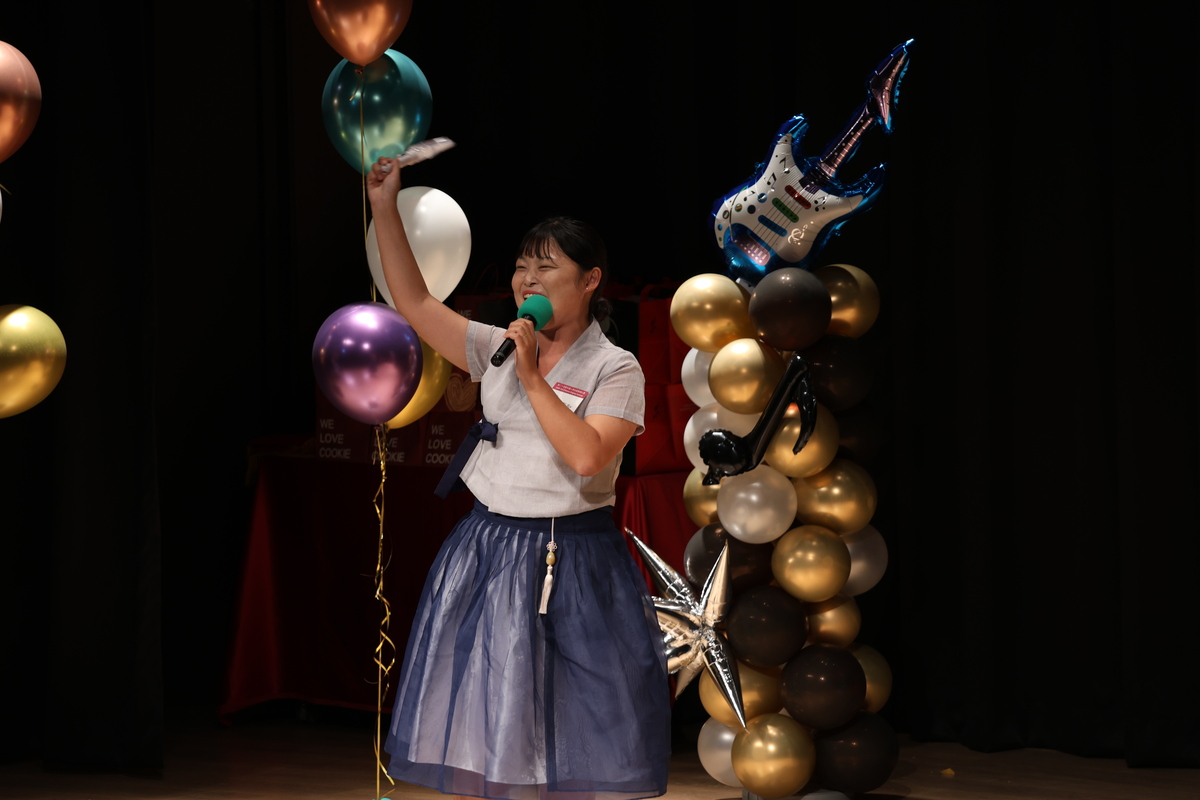 韓國 金珉志《好想你》帶動全場氣氛獲最佳造型獎(另開新視窗/jpg檔)圖片