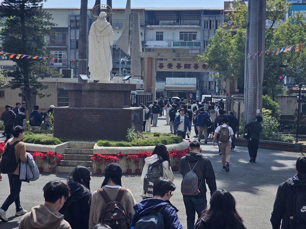 國立中山大學115學年度碩士班招生考試(另開新視窗/jpg檔)圖片