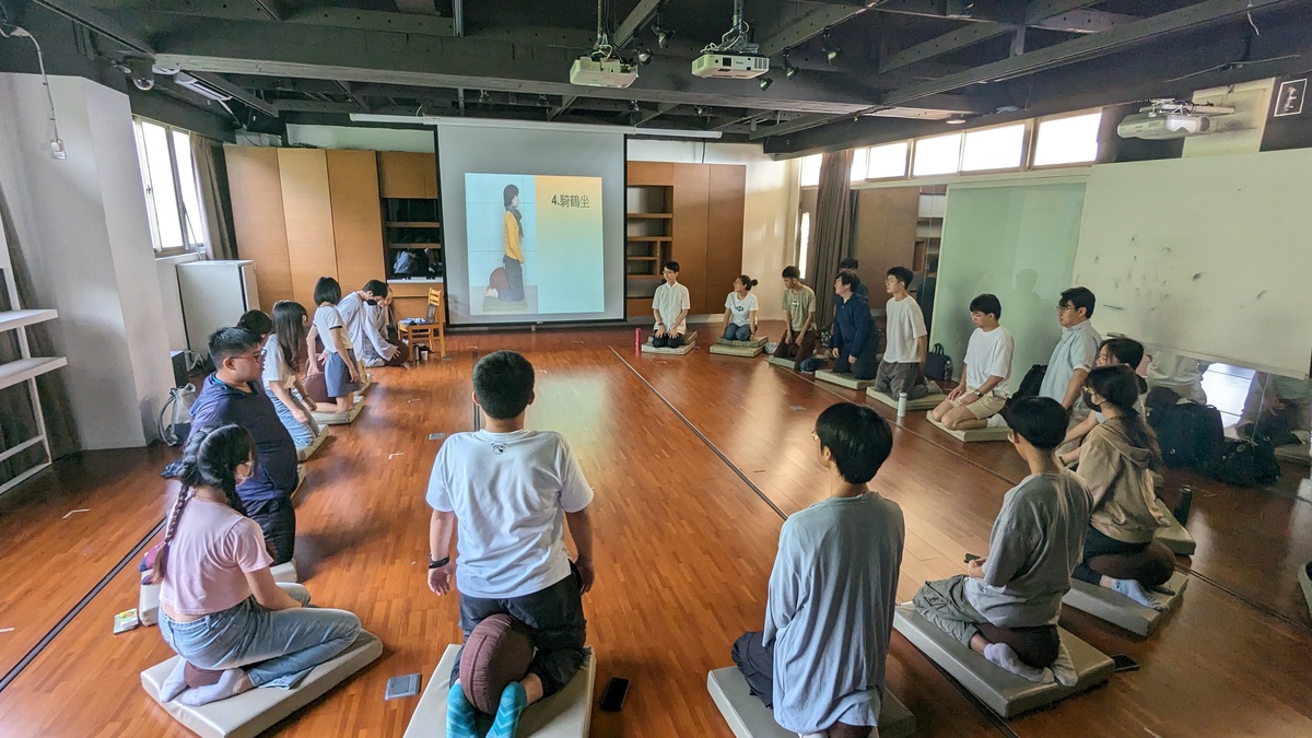 介紹各種打坐姿勢(另開新視窗/jpg檔)圖片