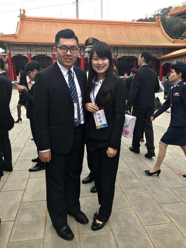 曹瀚文與其他獲獎代表合影(另開新視窗/jpg檔)圖片