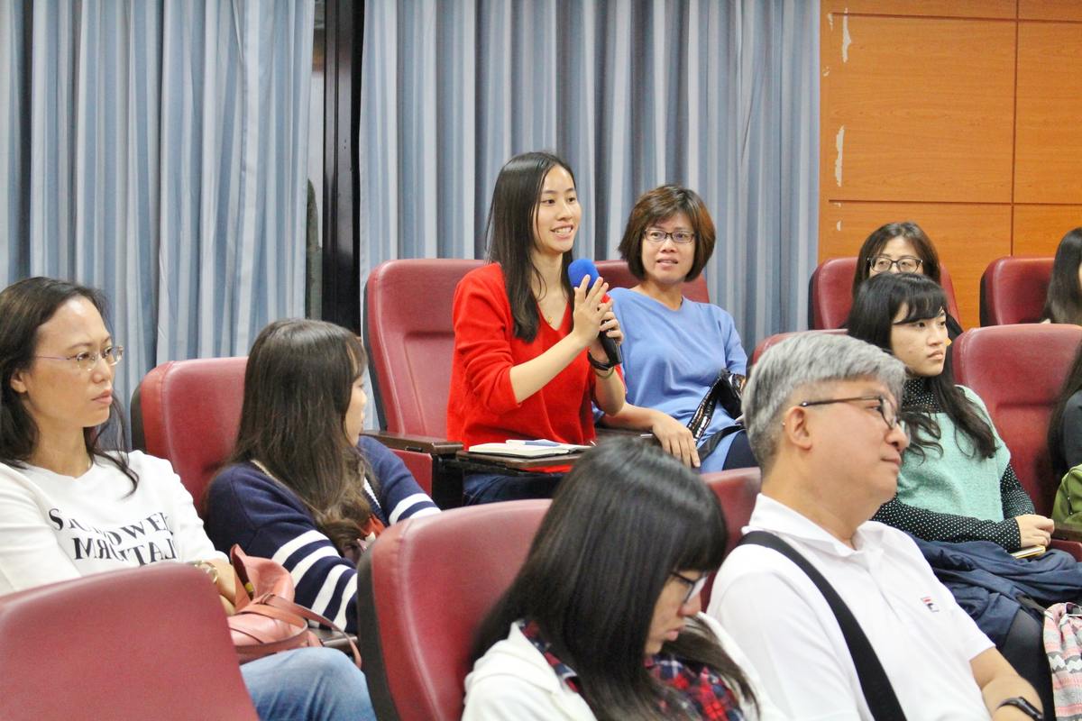參加學生積極提問(另開新視窗/jpg檔)圖片