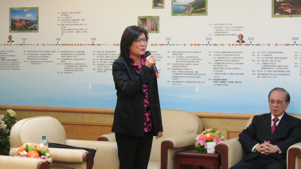 李慶安女士表達感謝與感動(另開新視窗/jpg檔)圖片