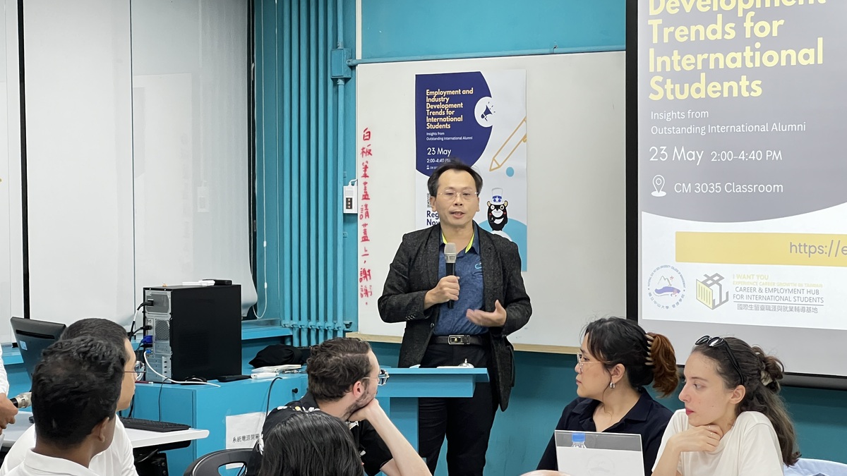 中山大學管理學院職涯發展辦公室張世賢主任(另開新視窗/jpg檔)圖片