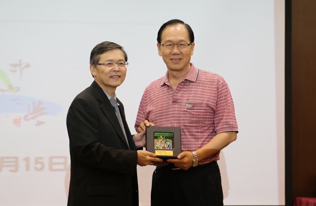 亞太所顧長永老師(另開新視窗/jpg檔)圖片