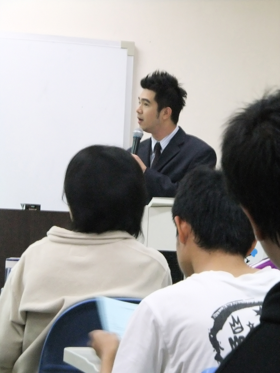「別讓英文卡在喉嚨」講座，鼓勵大夥勇敢開口(另開新視窗/jpg檔)圖片