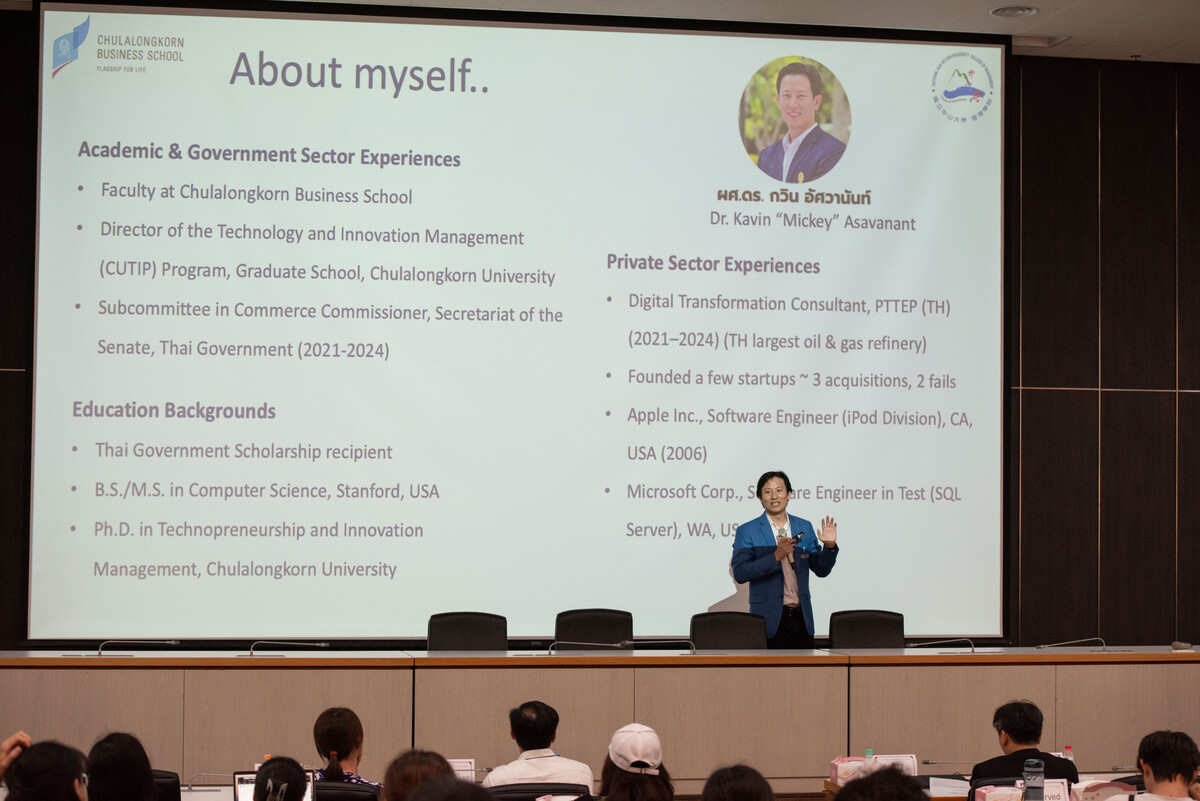 Kavin Asavanant教授分享其政府、學界與科技業經驗，包括於Apple與Microsoft的工程職涯，與目前在泰國參與政策制定的實務歷程。(另開新視窗/jpeg檔)圖片