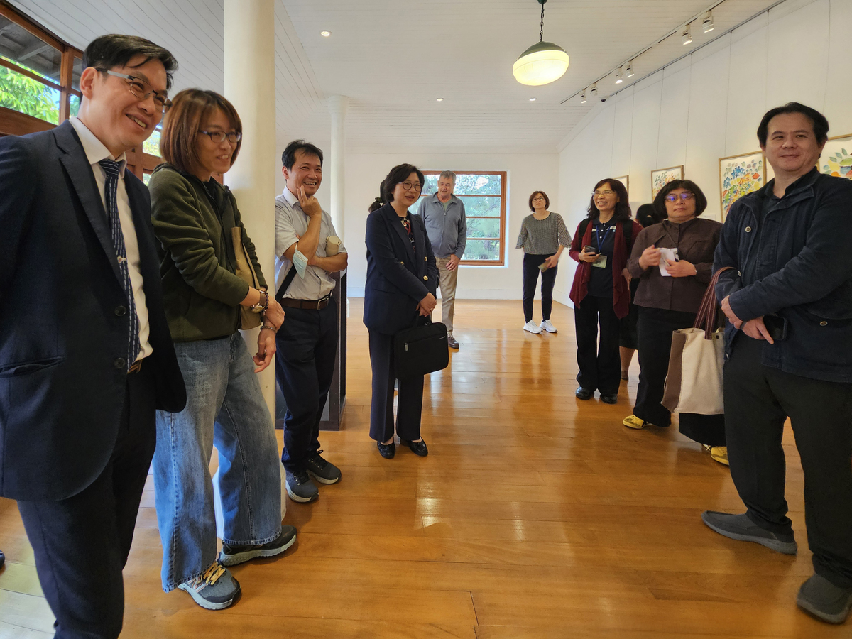 棲居於目中‧宋灝水彩畫個展導覽，由策展人、中山大學哲學研究所宋灝教授說明(另開新視窗/jpg檔)圖片