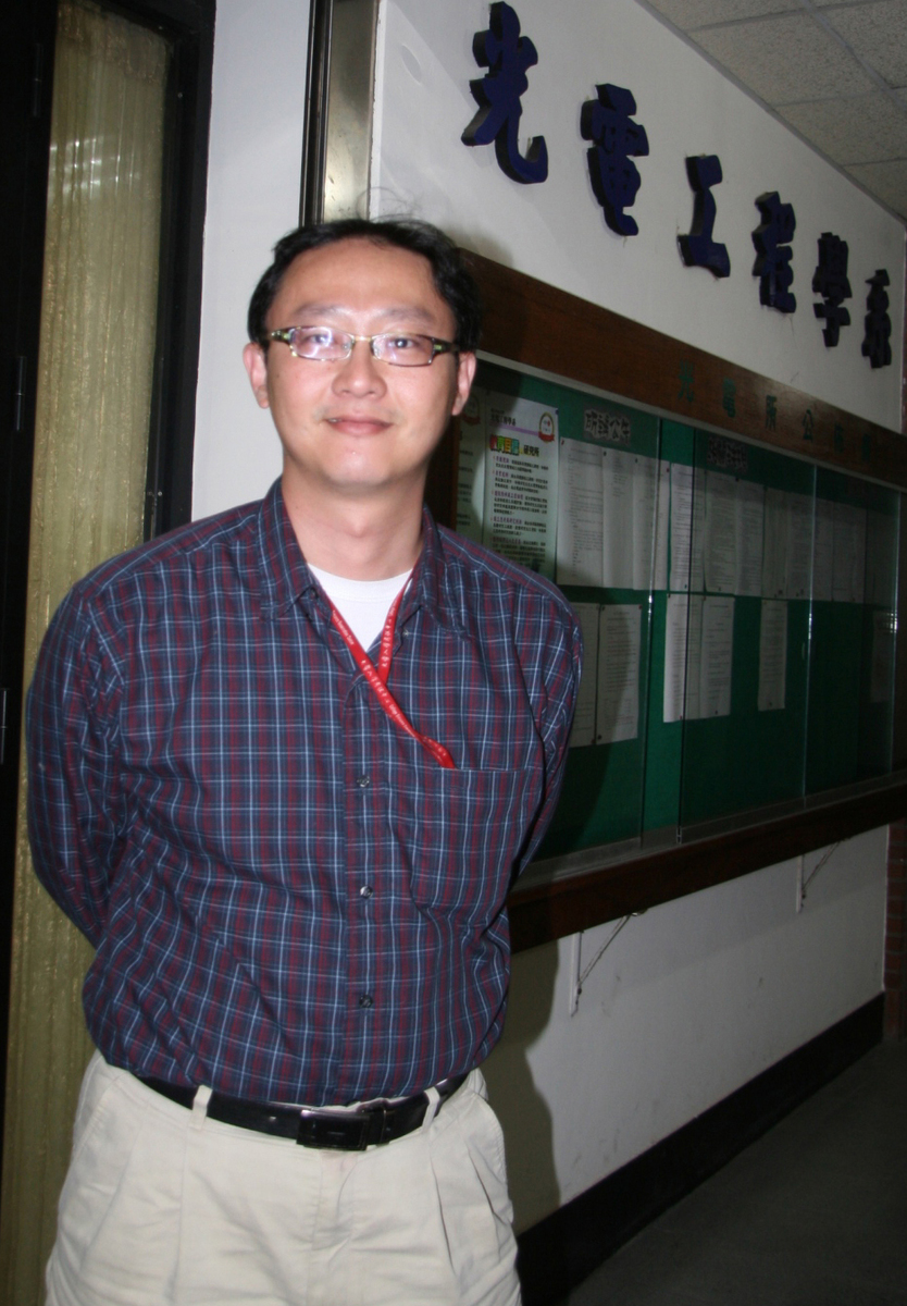 中山大學光電系李晁逵老師(另開新視窗/jpg檔)圖片
