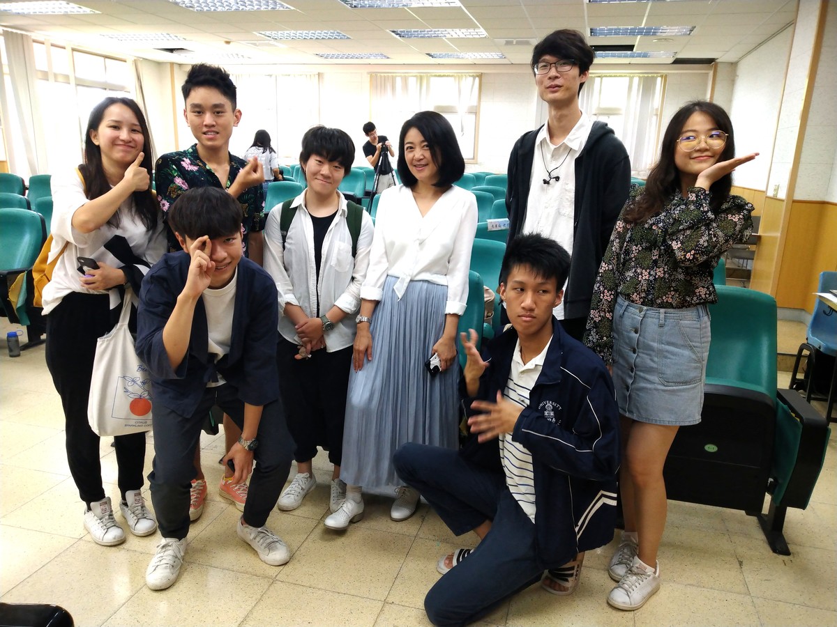 甜蜜饒舌尬上台語搖滾　文院課程原創單曲公演　(另開新視窗/jpg檔)圖片