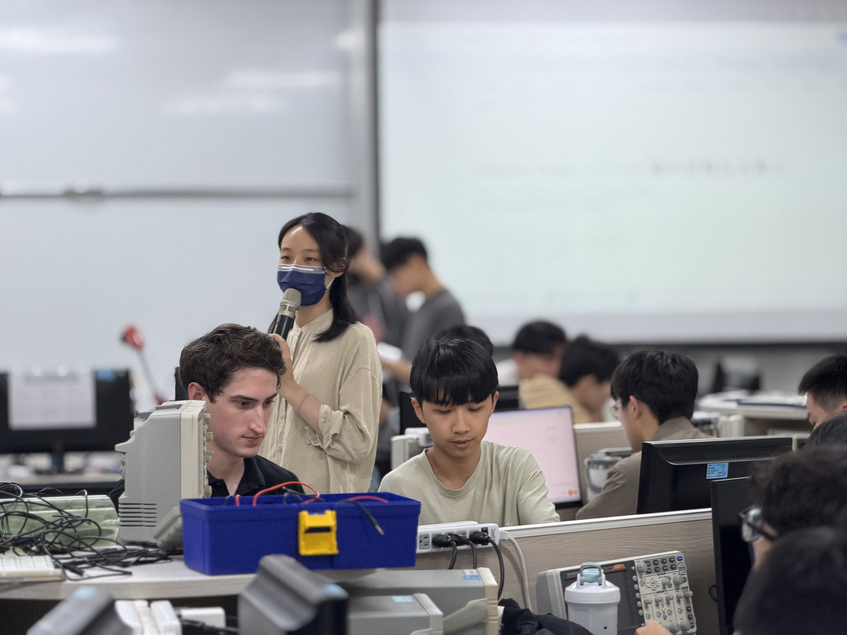 EMI理工課程體驗「基礎機器人應用」(另開新視窗/jpg檔)圖片