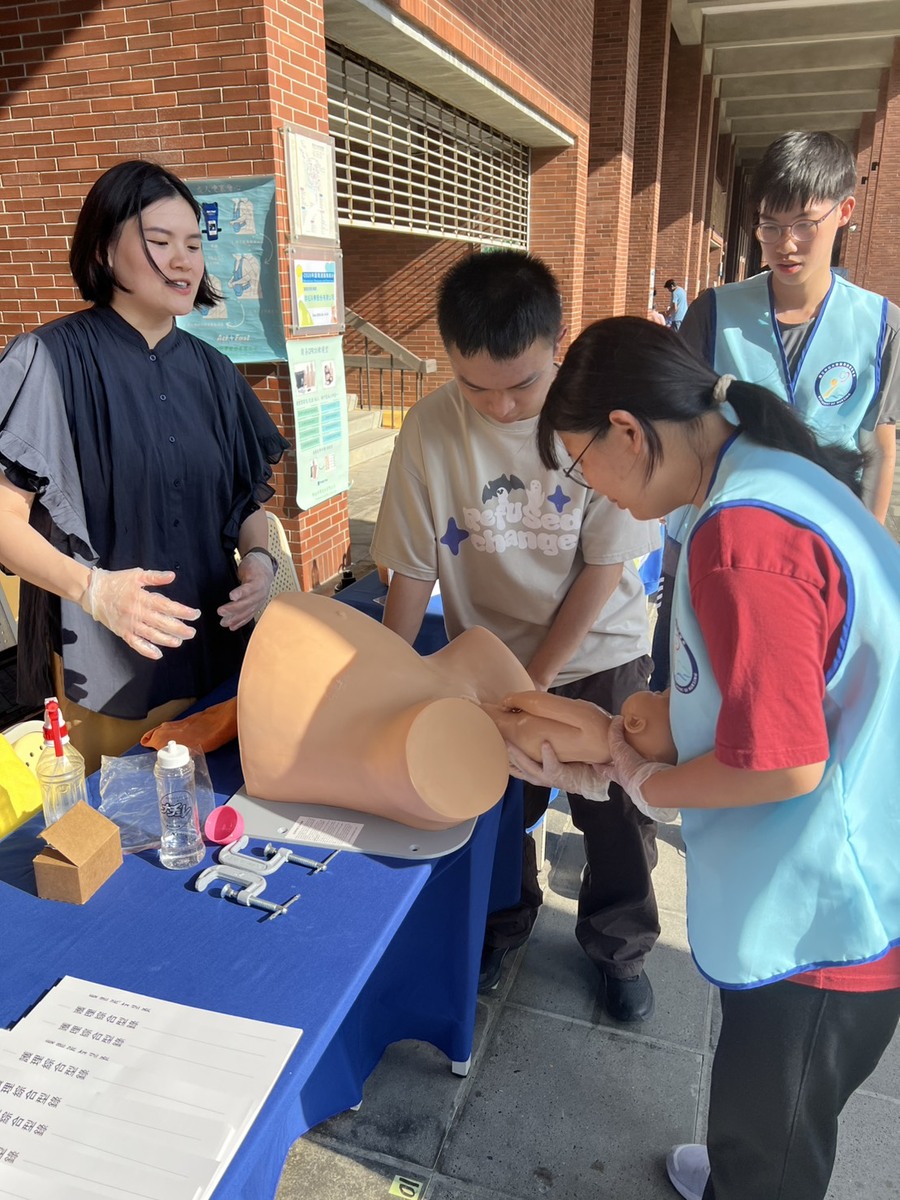 新生兒急救教具體驗(另開新視窗/jpg檔)圖片