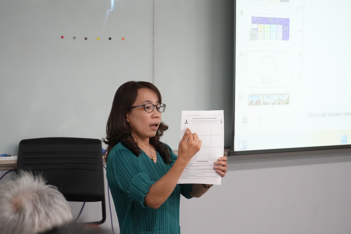 國立屏東大學大武山學院副教授廖宜虹分享「EMI教學的黃金三角：目標清楚不迷航、任務導向不失焦、評量轉化不走鐘」以及「AI + EMI = 教師社群升級挑戰版，你IN了嗎？」教師社群交流(另開新視窗/jpg檔)圖片