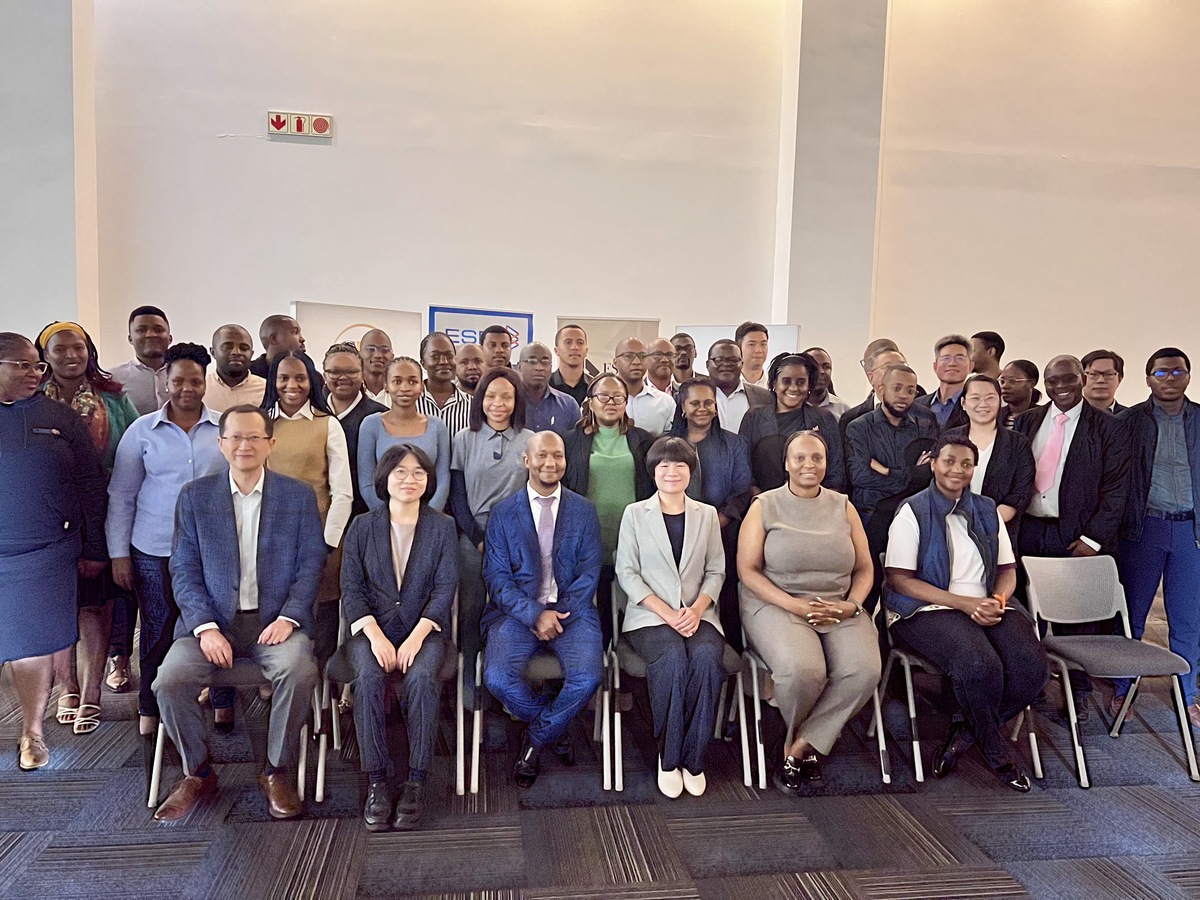 閉幕全體合影(另開新視窗/jpg檔)圖片