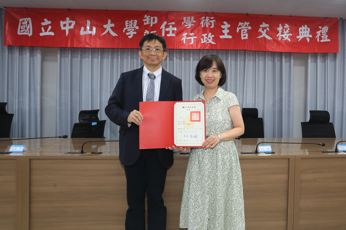 外國語文學系歐淑珍教授（右）續任教務長(另開新視窗/jpg檔)圖片