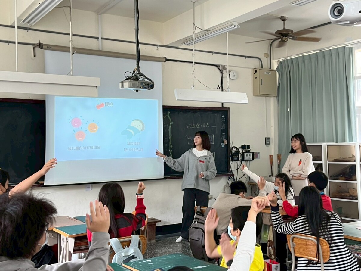 利用暖身活動與學生建立關係(另開新視窗/jpg檔)圖片