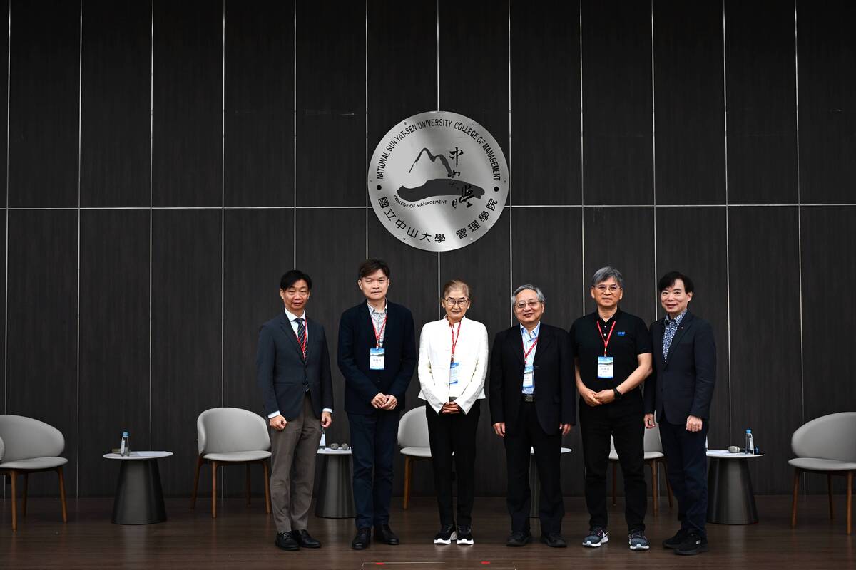 高峰座談合影，左起資誠企業管理顧問公司陳念平執行董事、中山大學財管系邱敬貿主任、創系主任馬黛教授、中鋼公司財務部門楊岳崑副總經理兼高雄捷運公司董事長、順發電腦吳錦昌董事長、台灣大哥大蔡祈岩資訊長。(另開新視窗/jpg檔)圖片